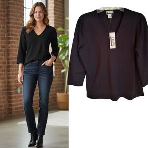 Jones Studio 3/4 Sleeve Top Wmn's Sz M Black V Neck Soft Knit base layer Casual